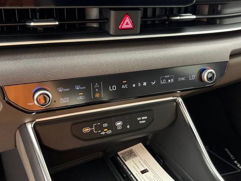 New 2026 Kia Carnival EX FWD image 39