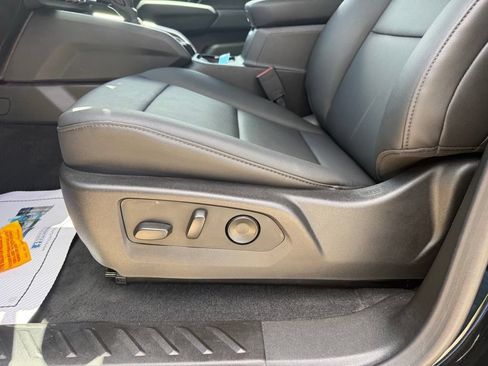 Used 2026 Chevrolet Colorado Trail Boss AWD/4WD image 25
