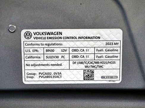 Used 2023 Volkswagen Tiguan SE R-Line image 36