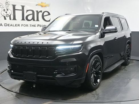 Used 2023 Jeep Wagoneer Series II w/ Convenience Group I AWD/4WD image 7