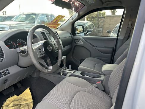 Used 2019 Nissan Frontier SV image 25