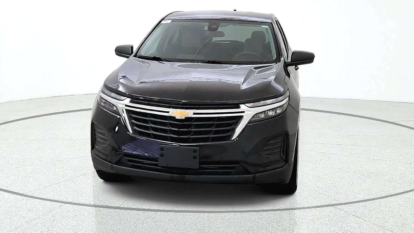 Used 2023 Chevrolet Equinox LS w/ LS Convenience Package FWD image 3