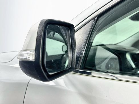 Used 2023 GMC Acadia SLE FWD image 37