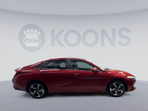Used 2023 Hyundai Elantra Limited w/ Cargo Package image 12