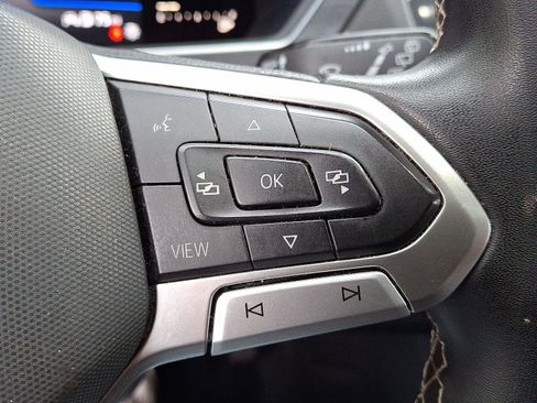 Used 2022 Volkswagen Tiguan SE w/ Panoramic Sunroof Package image 23