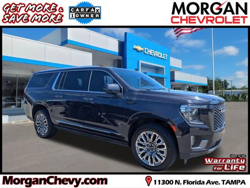 Used 2023 GMC Yukon XL Denali Ultimate AWD/4WD image 1