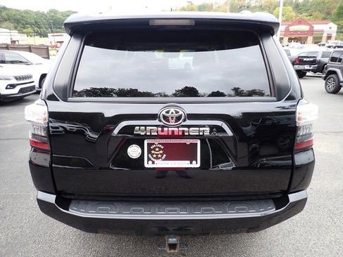Used 2020 Toyota 4Runner SR5 image 4