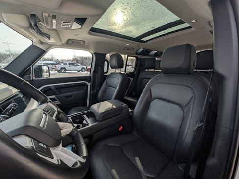 Used 2024 Land Rover Defender 110 S image 13