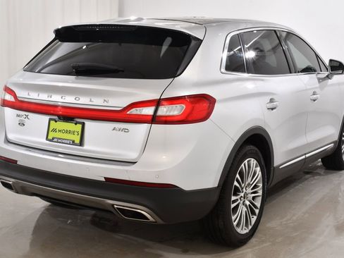 Used 2016 Lincoln MKX Reserve w/ Climate Package image 11