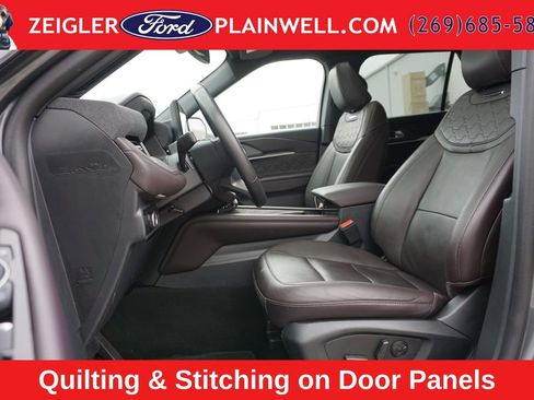 Used 2025 Ford Explorer Platinum w/ LUX Leather Package AWD/4WD image 19