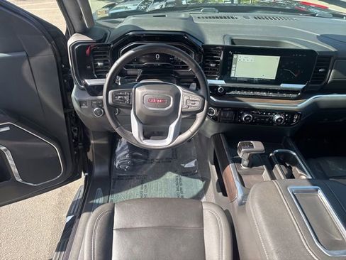 Used 2022 GMC Sierra 1500 SLT w/ SLT Premium Plus Package AWD/4WD image 32