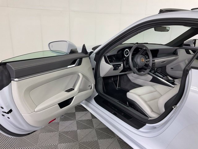 Used 2024 Porsche 911 Carrera GTS RWD image 24