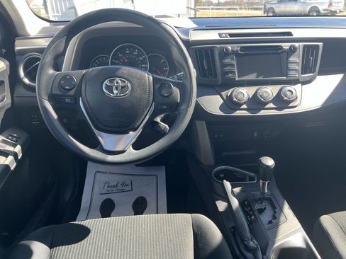 Used 2016 Toyota RAV4 LE image 10