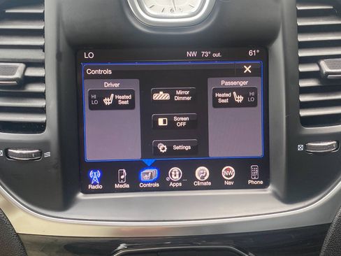 Used 2016 Chrysler 300 Limited RWD image 32