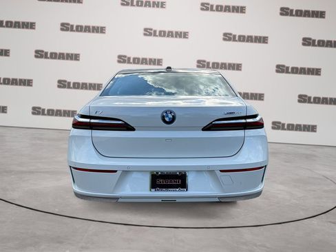 Certified 2023 BMW i7 xDrive60 AWD/4WD image 4