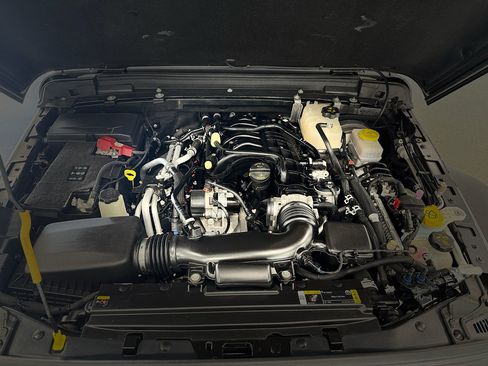 Used 2022 Jeep Wrangler Sport AWD/4WD image 25