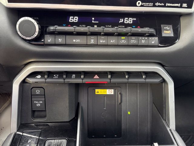 Used 2023 Toyota Tundra Platinum AWD/4WD image 18