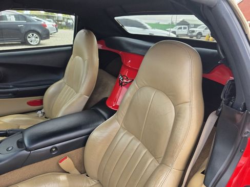 Used 1998 Chevrolet Corvette Convertible image 21