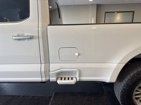 Used 2023 Ford F250 Lariat w/ Tow Technology Package image 17