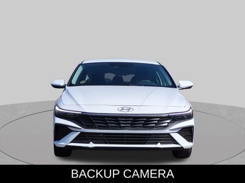 Used 2026 Hyundai Elantra Hybrid FWD image 2