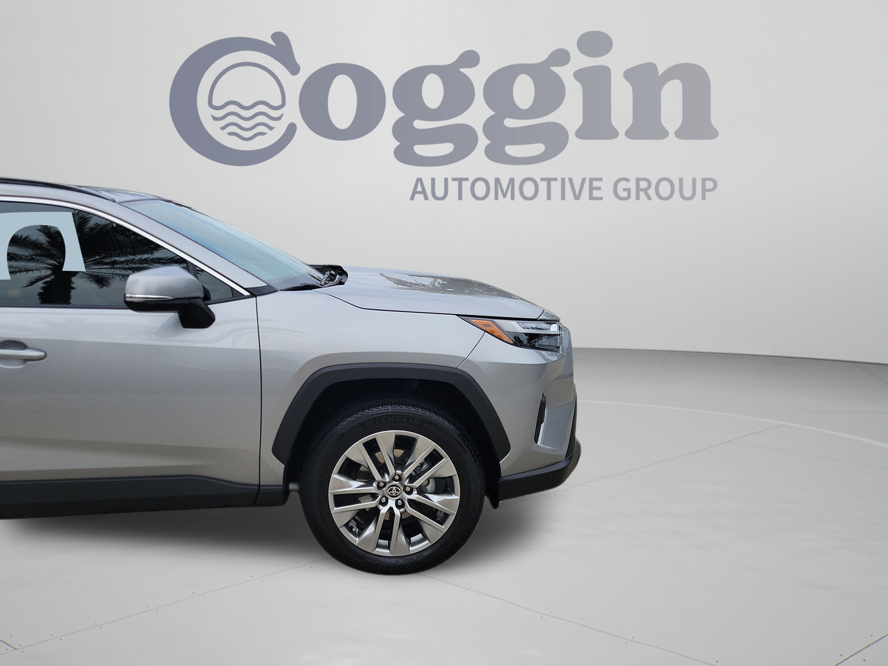 Used 2022 Toyota RAV4 XLE Premium FWD image 30