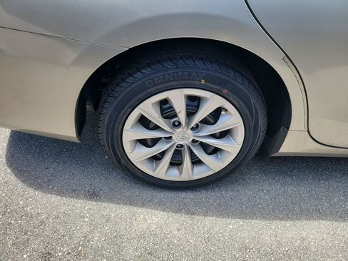Used 2017 Toyota Camry XLE FWD image 7