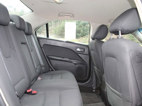 Used 2010 Ford Fusion SE image 17