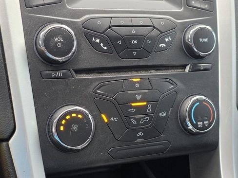 Used 2016 Ford Fusion SE FWD image 15