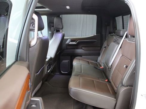 Used 2023 GMC Sierra 1500 Denali w/ Denali Reserve Package AWD/4WD image 12