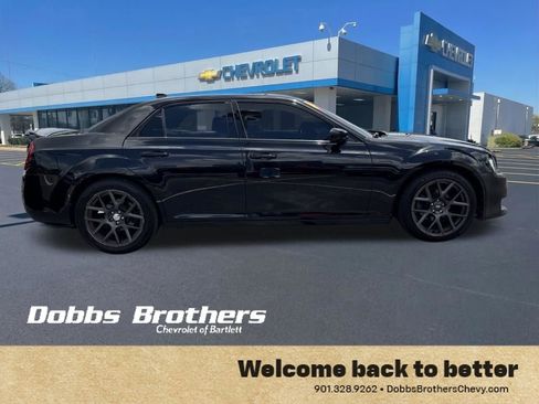 Used 2018 Chrysler 300 Touring L RWD image 8