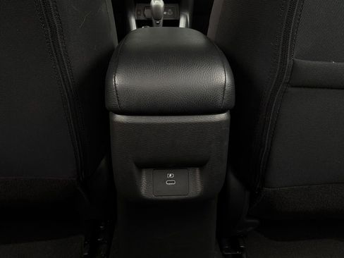 Used 2025 Nissan Versa SV FWD image 12