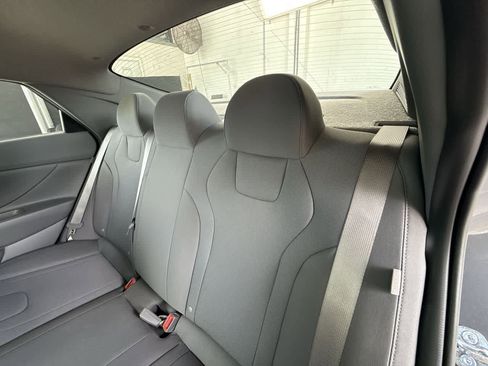 Used 2025 Hyundai Elantra SE FWD image 22