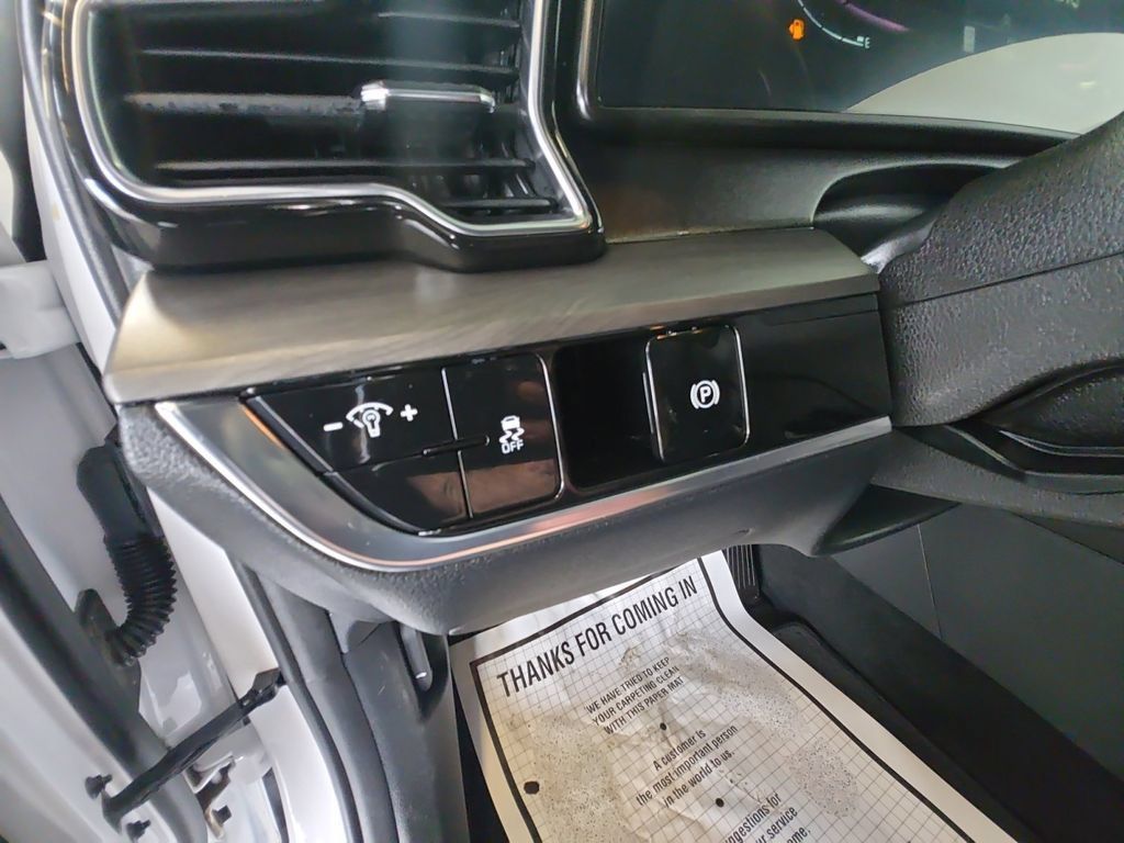 Used 2023 Kia Sportage X-Line AWD/4WD image 32