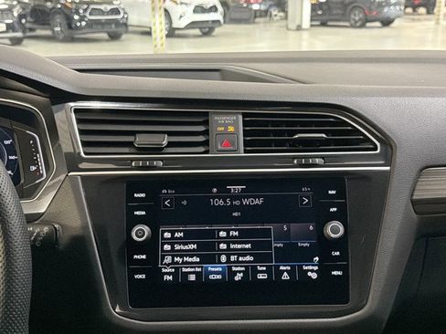 Certified 2023 Volkswagen Tiguan SEL R-Line image 32