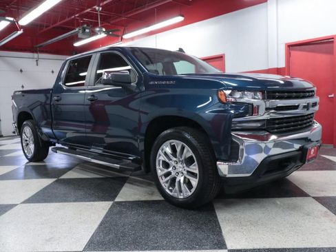 Used 2019 Chevrolet Silverado 1500 LT w/ All-Star Edition AWD/4WD image 2