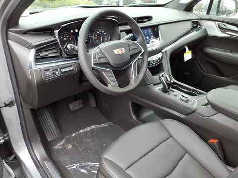 New 2026 Cadillac XT5 Premium Luxury w/ LPO, ONYX Package image 3