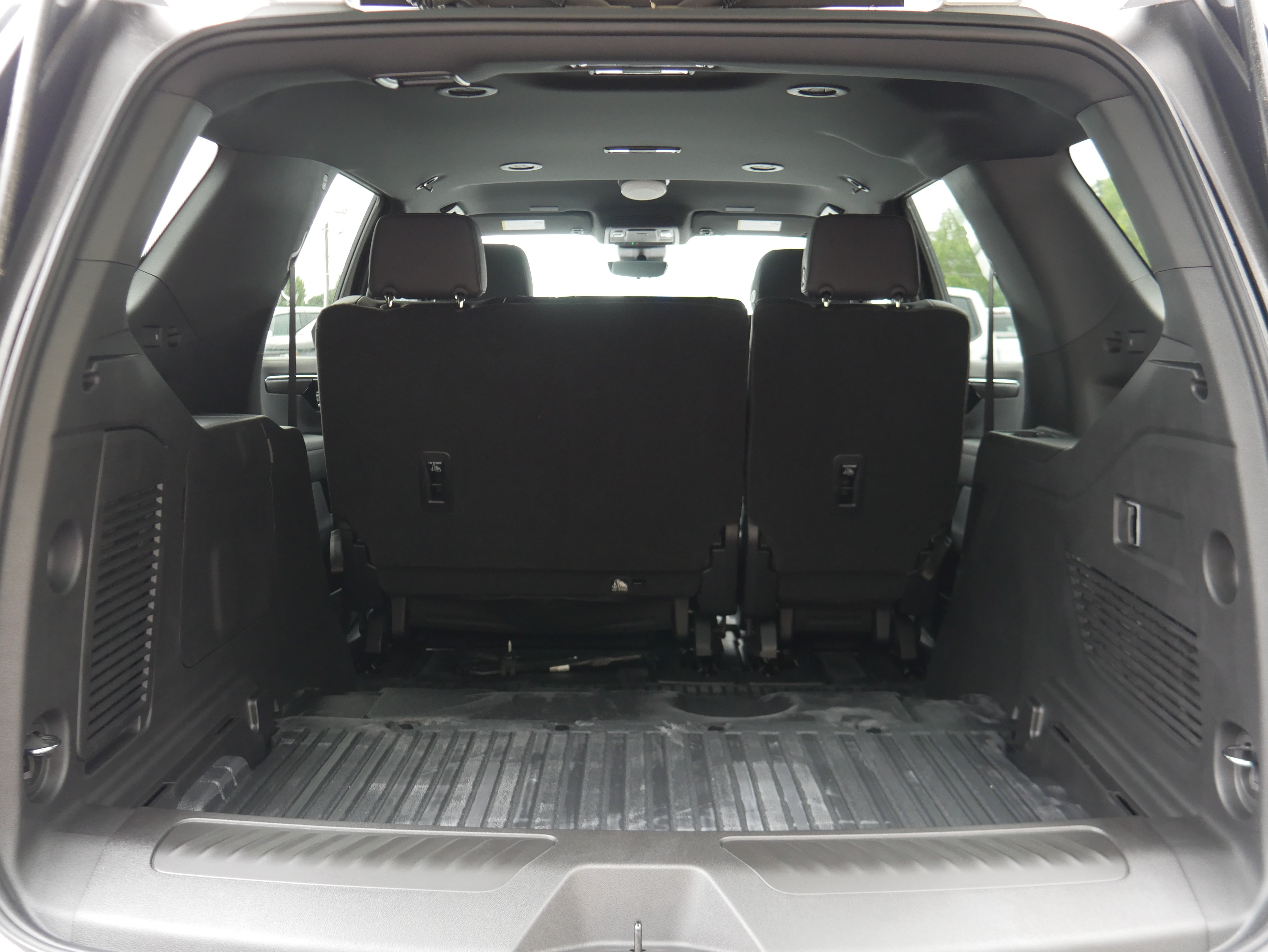 New 2025 Chevrolet Tahoe 4WD w/ 1FL Safety Package image 8