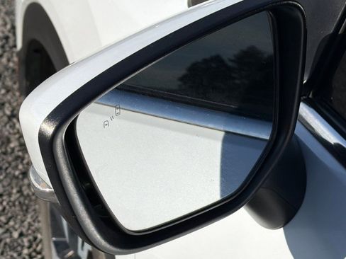 Used 2024 Mitsubishi Eclipse Cross SE image 51