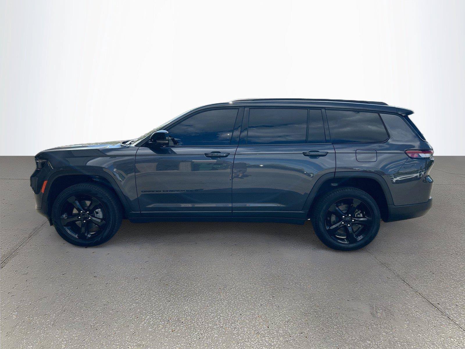 Used 2025 Jeep Grand Cherokee L Limited w/ Luxury Tech Group II AWD/4WD image 7