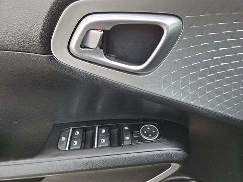 Certified 2024 Kia Soul LX w/ Option Group 015 image 17