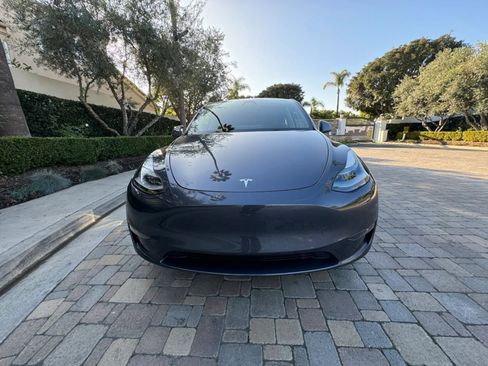 Used 2024 Tesla Model Y Long Range AWD/4WD image 11