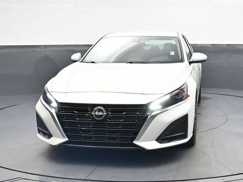 Used 2023 Nissan Altima 2.5 SV FWD image 13