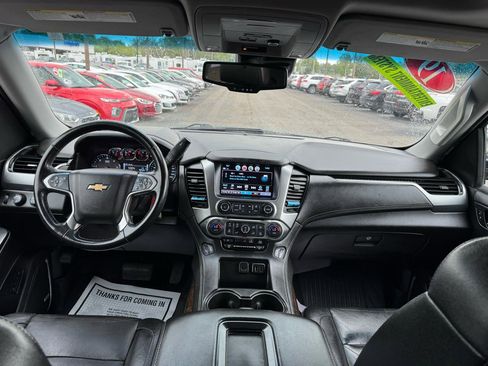 Used 2019 Chevrolet Suburban LT image 13