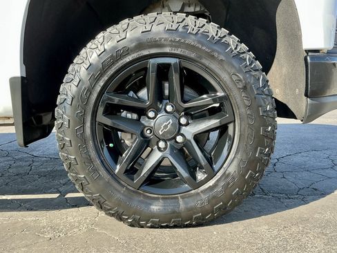 Used 2019 Chevrolet Silverado 1500 LT Trail Boss image 12