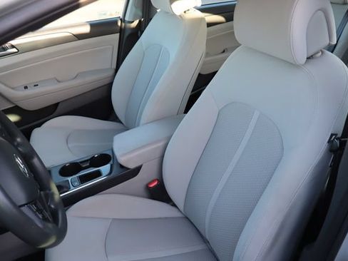 Used 2017 Hyundai Sonata Sport FWD image 6