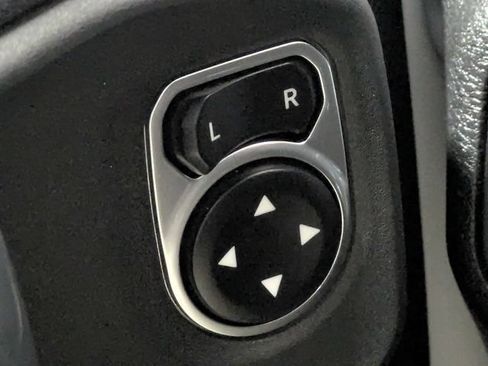 Used 2020 Jeep Wrangler Sport AWD/4WD image 27