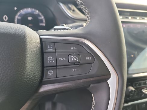 Used 2025 Jeep Grand Cherokee L Limited w/ Luxury Tech Group II RWD image 31