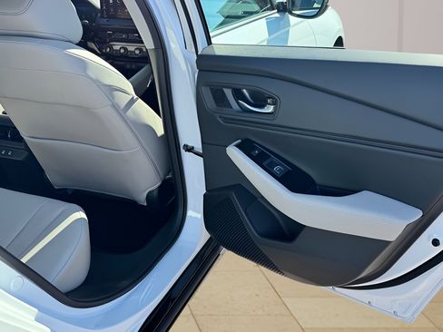 Used 2025 Honda Accord Touring image 11
