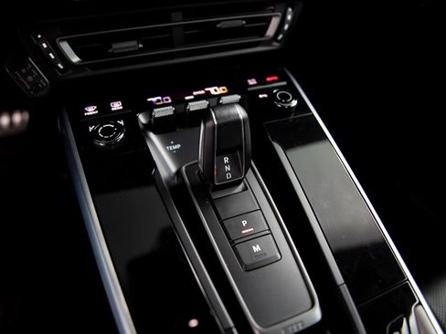 Certified 2022 Porsche 911 Turbo AWD/4WD image 18