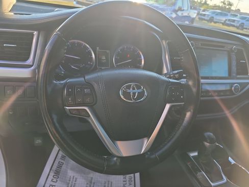 Used 2018 Toyota Highlander XLE w/ Protection Package #3 image 11